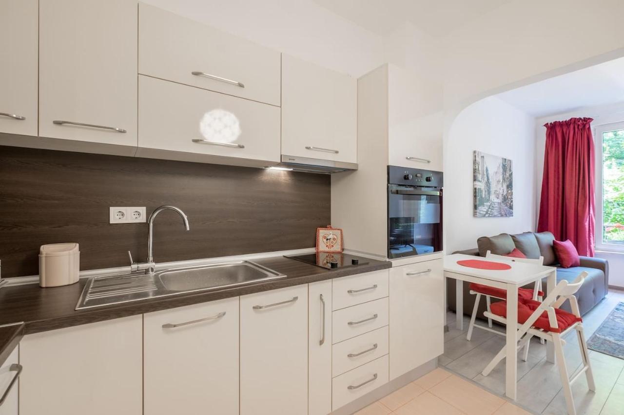 סופיה Your Perfect Place To Stay On Vitosha Str Apt מראה חיצוני תמונה
